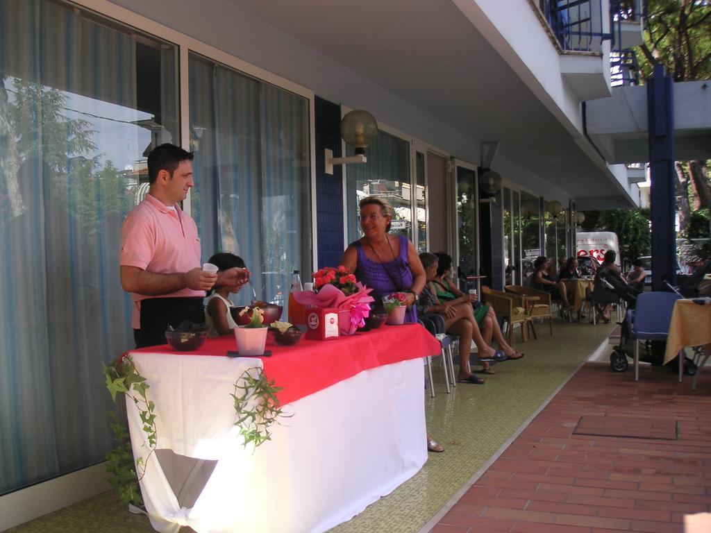 Hotel Canasta Riccione Exteriér fotografie