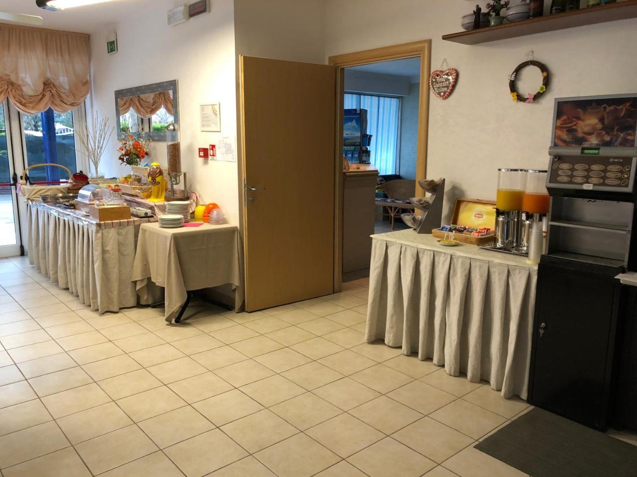 Hotel Canasta Riccione Exteriér fotografie